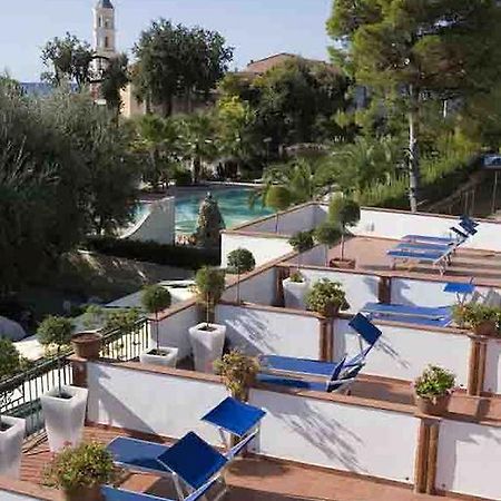 סקאריו Hotel Ristorante Cavaliere מראה חיצוני תמונה