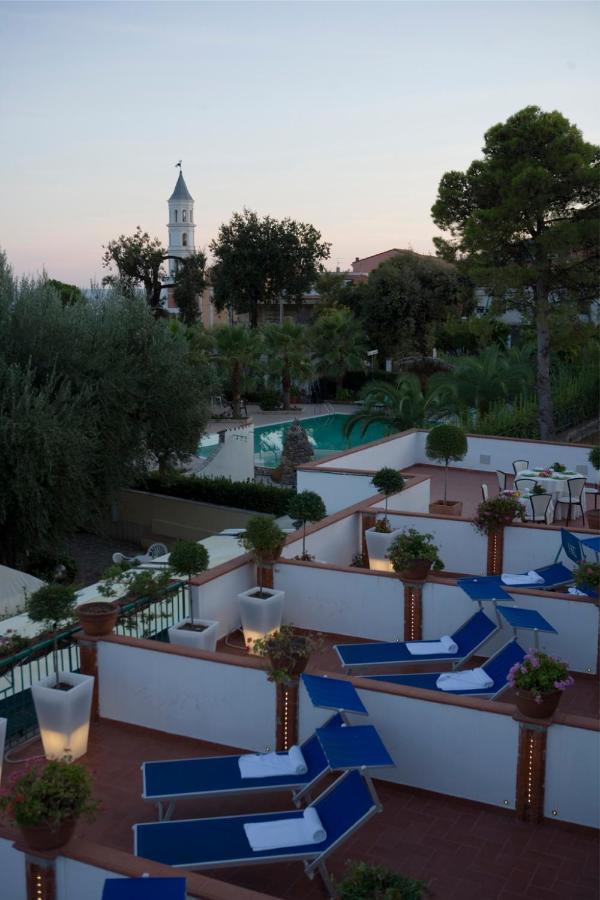 סקאריו Hotel Ristorante Cavaliere מראה חיצוני תמונה