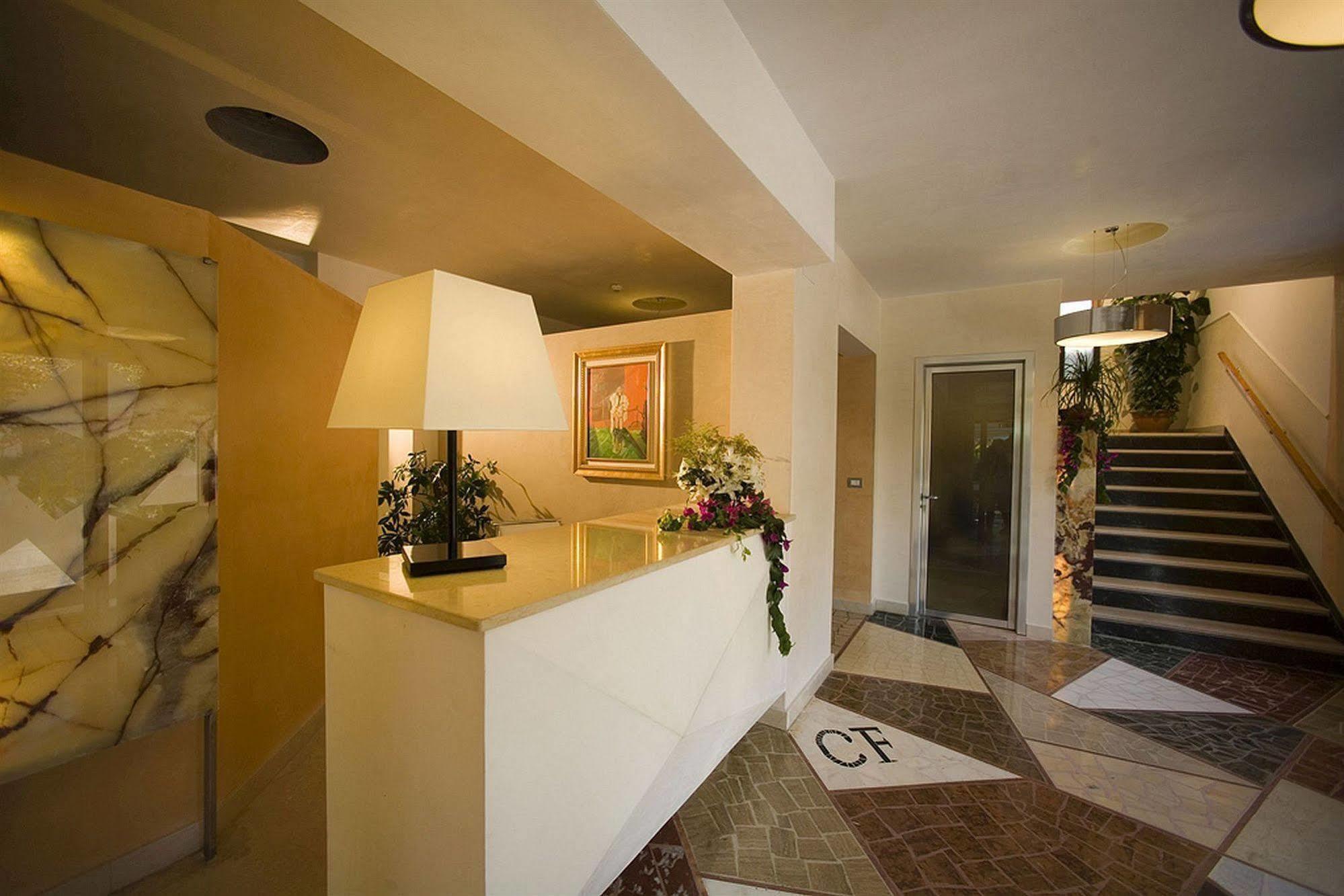 סקאריו Hotel Ristorante Cavaliere מראה חיצוני תמונה