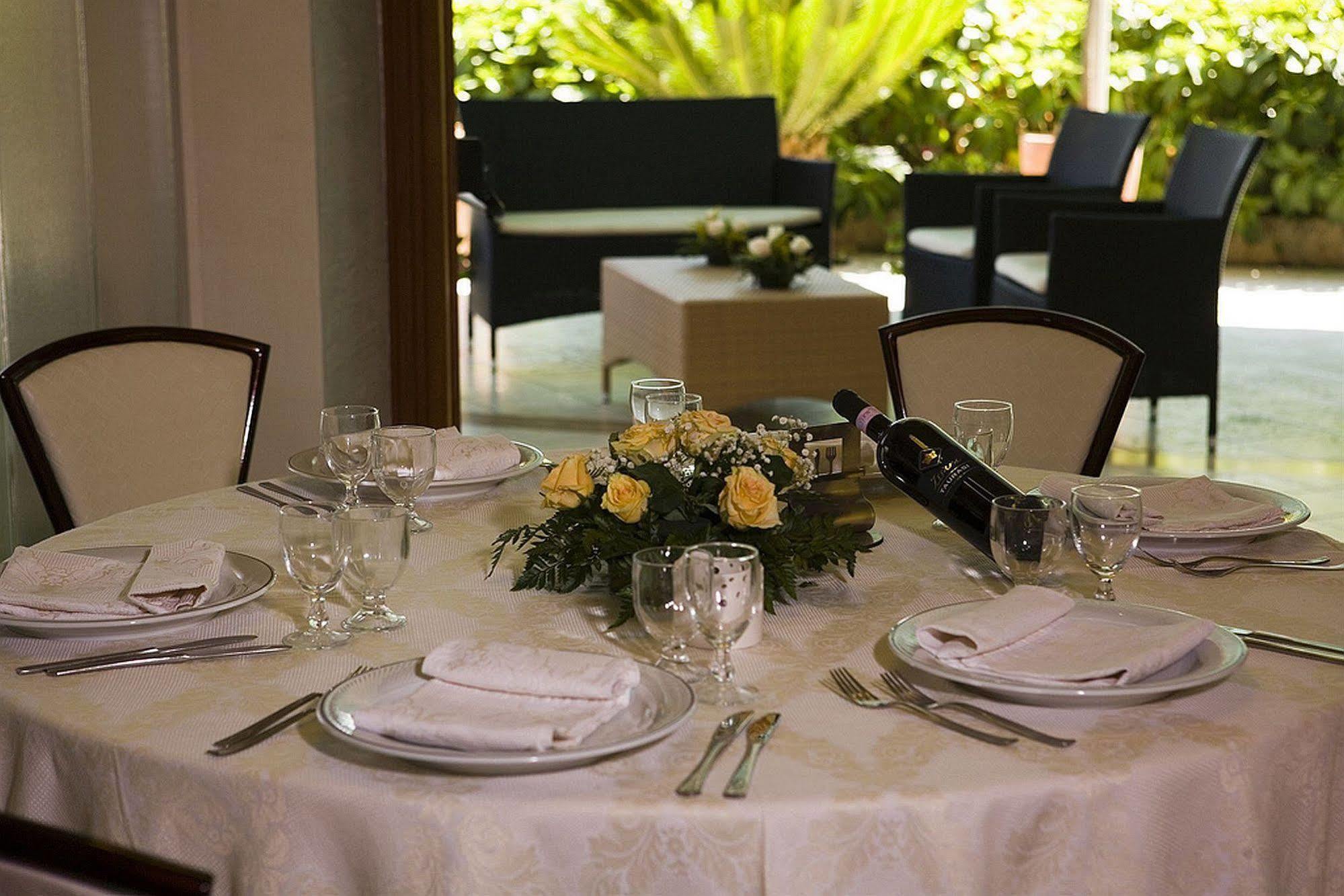 סקאריו Hotel Ristorante Cavaliere מראה חיצוני תמונה