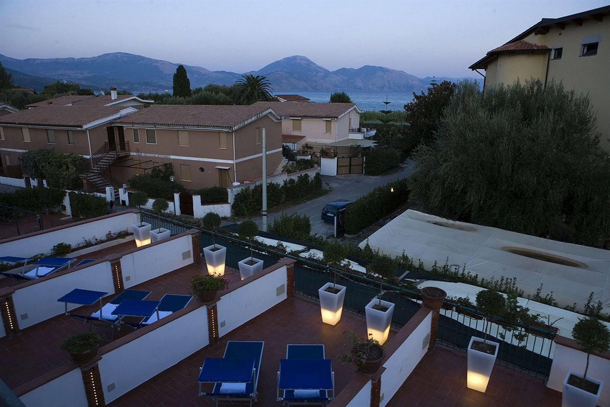 סקאריו Hotel Ristorante Cavaliere מראה חיצוני תמונה